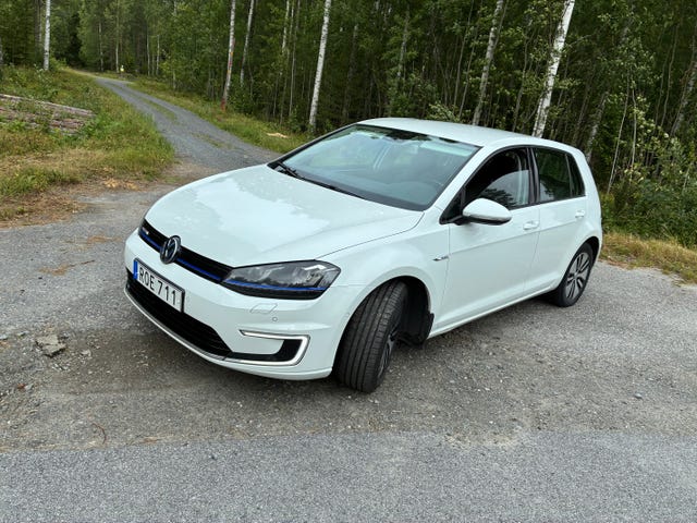Volkswagen e-Golf VII 2016