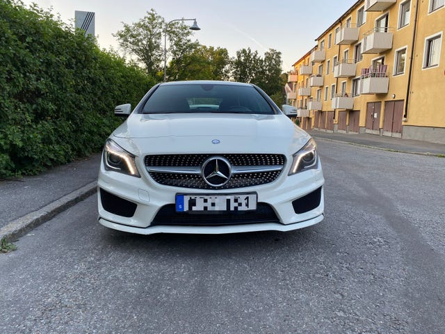Mercedes-Benz CLA 180 2015