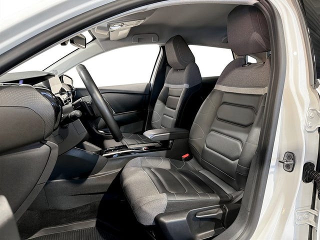 Citroen C4 X 2023 – bild 4