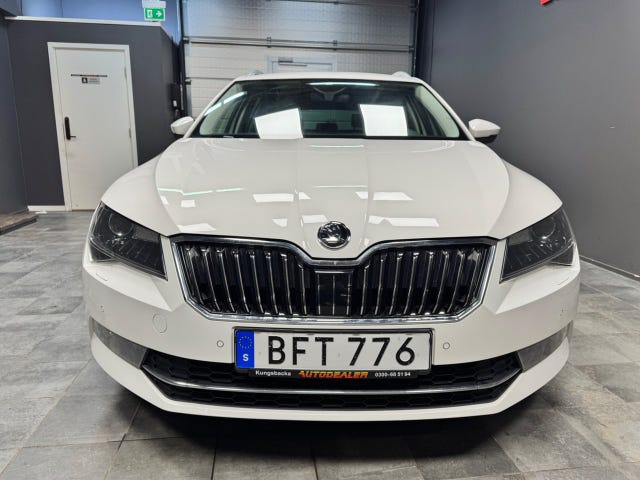 Skoda Superb 2018 – bild 2