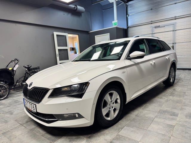 Skoda Superb 2018 – bild 4
