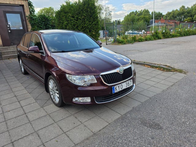 Skoda Superb 2011
