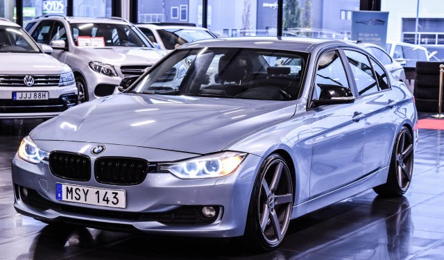 BMW 320 2012