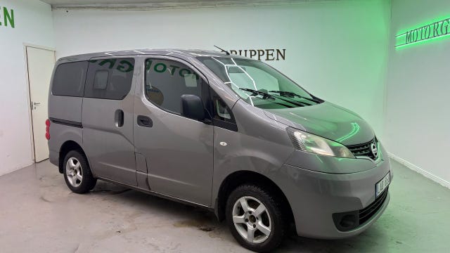 Nissan NV200 2011