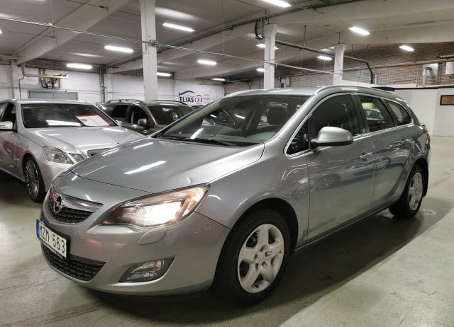 Opel Astra 2012