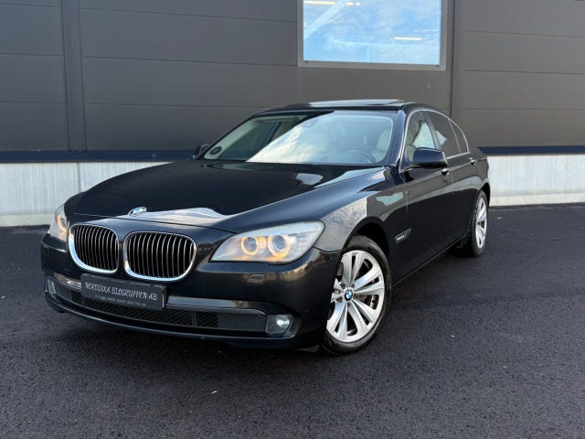BMW 730 2011