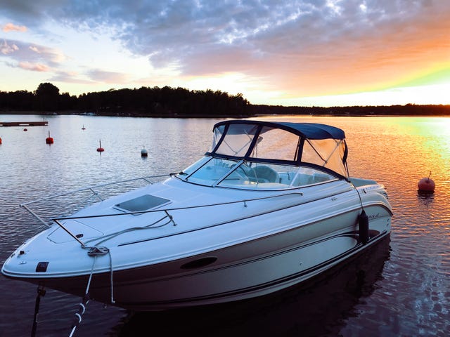 Välskött Sea Ray 240 Weekender
