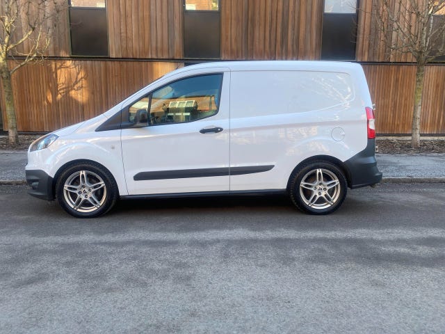 Ford Transit Courier 2017
