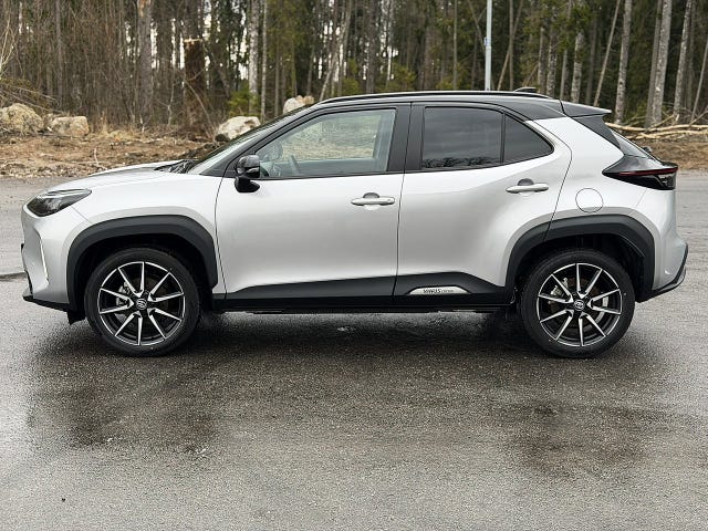 Toyota Yaris Cross 2025 – bild 2