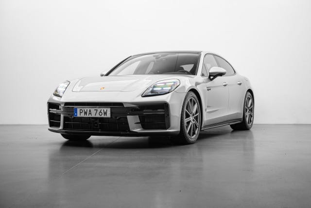 Porsche Panamera 4S 2025