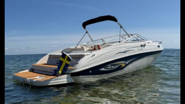 Rinker Captiva 232