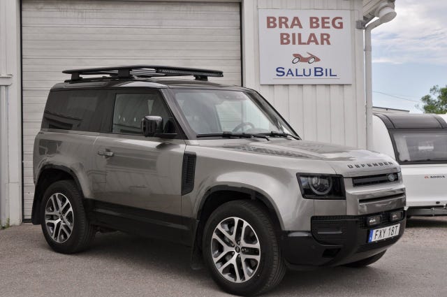 Land Rover Defender 90 2025
