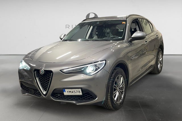 Alfa Romeo Stelvio 2017