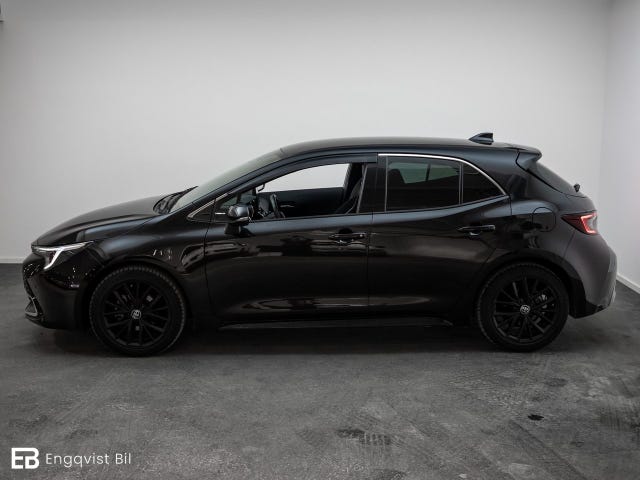 Toyota Corolla 2023 – bild 3