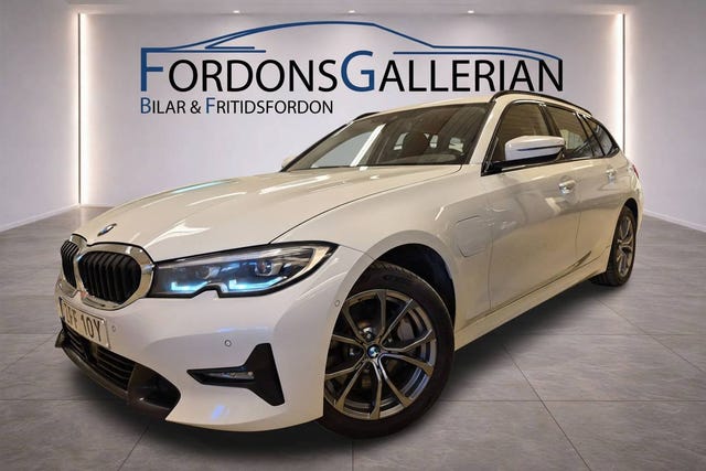 BMW 330e 2021