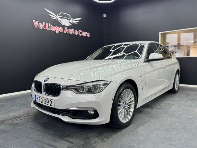 BMW 330e 2017