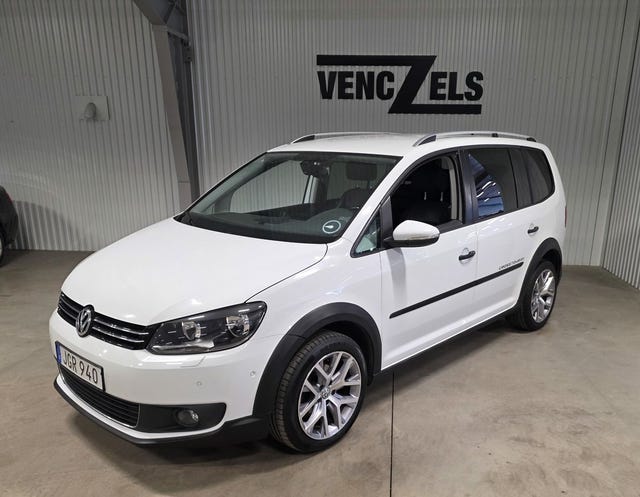Volkswagen Touran Cross 2015