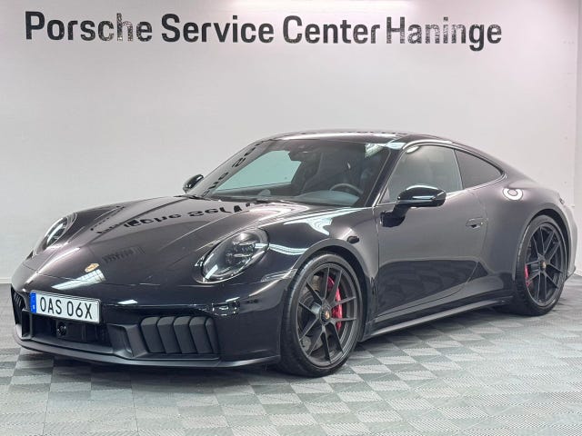 Porsche 911 Carrera 4 GTS 2025