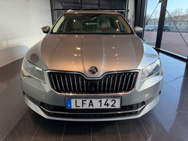 Skoda Superb 2016 – bild 3