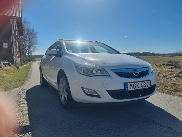Opel Astra 2012