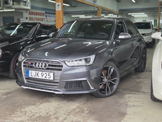 Audi S1 2015