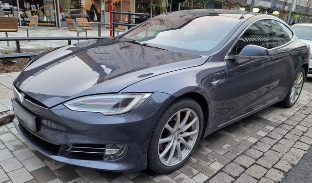 Tesla Model S 2020