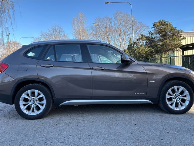 BMW X1 2011