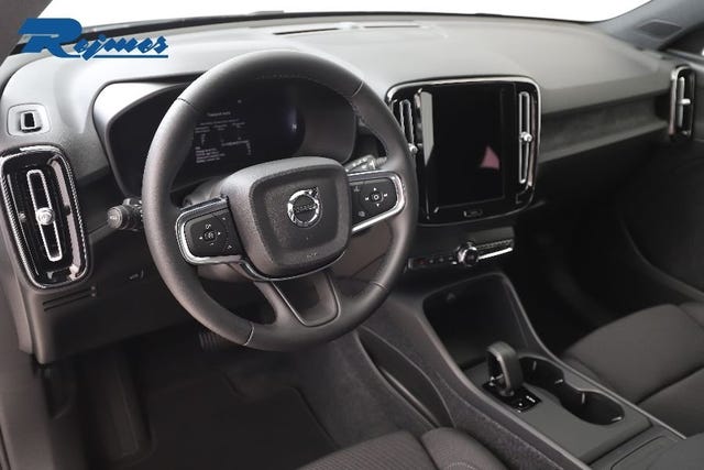 Volvo EX40 2026