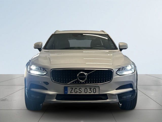 Volvo V90 Cross Country 2018 – bild 2