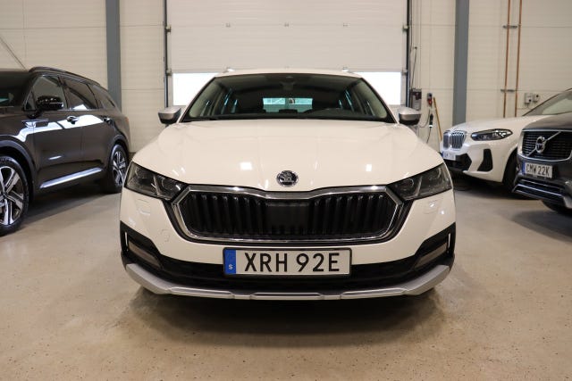 Skoda Octavia Scout 2023 – bild 2