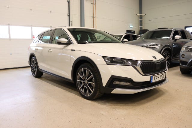Skoda Octavia Scout 2023 – bild 3