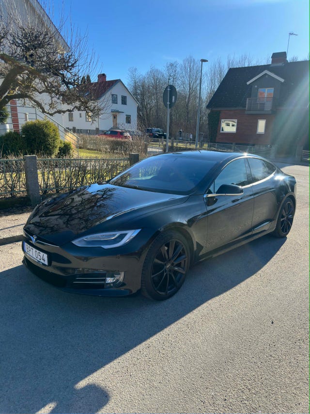 Tesla Model S 2018