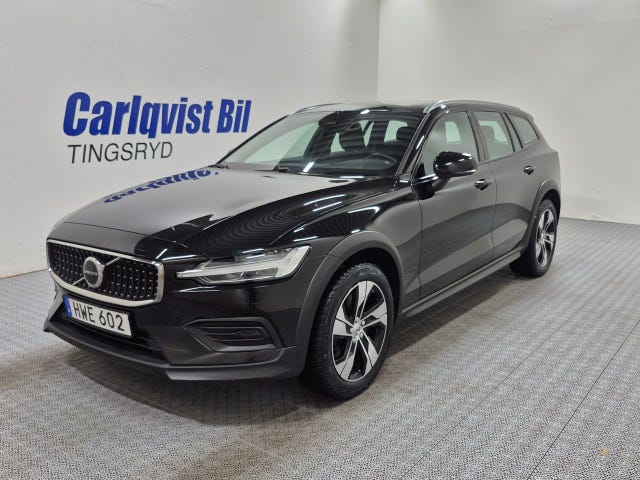 Volvo V60 Cross Country 2023