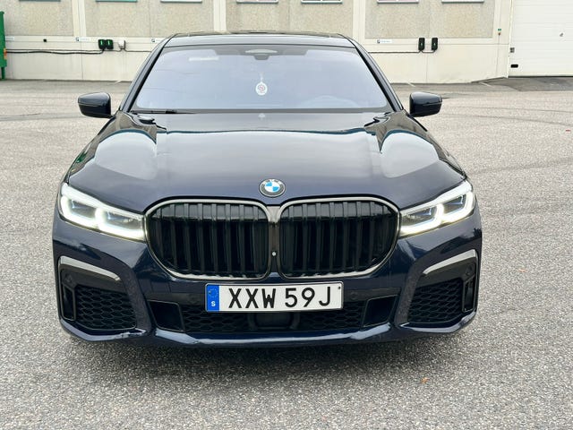 BMW M760Li 2020