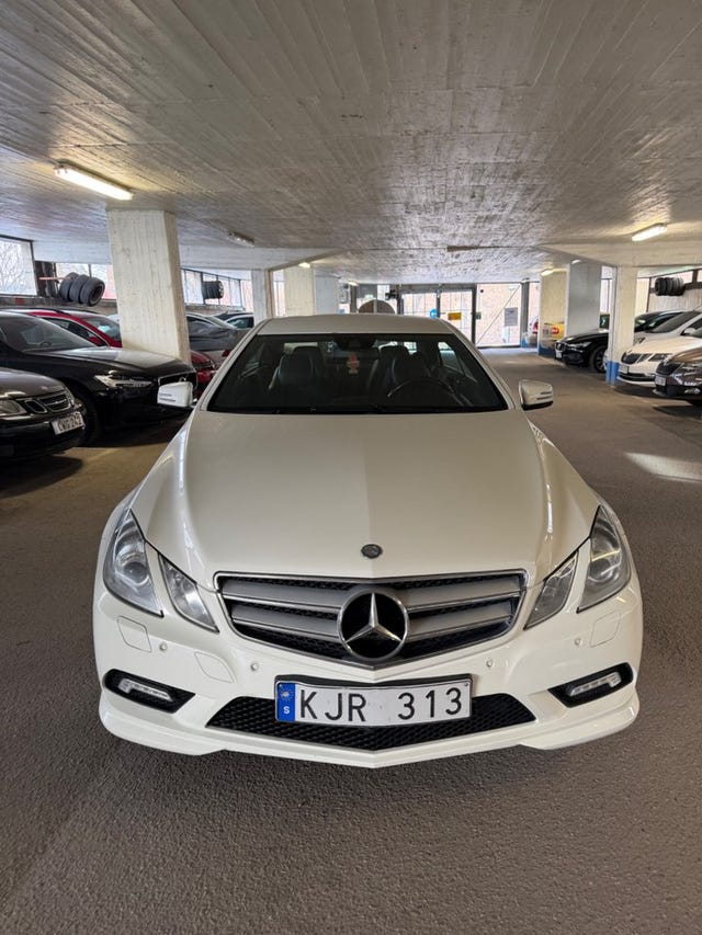 Mercedes-Benz E200 2011