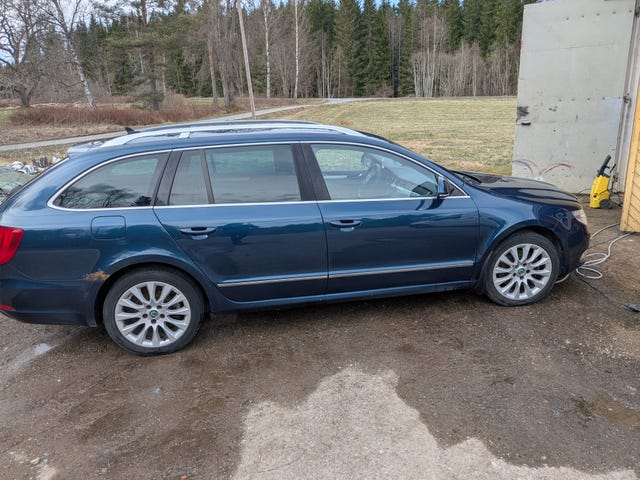 Skoda Superb 2012