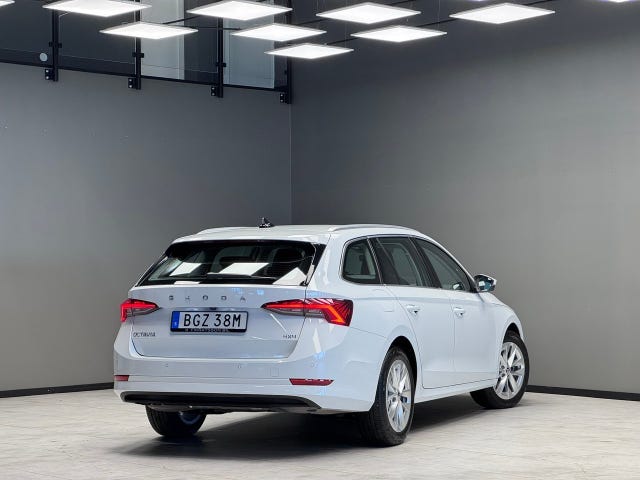 Skoda Octavia 2023 – bild 2