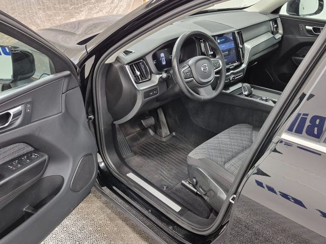 Volvo XC60 2023 – bild 2