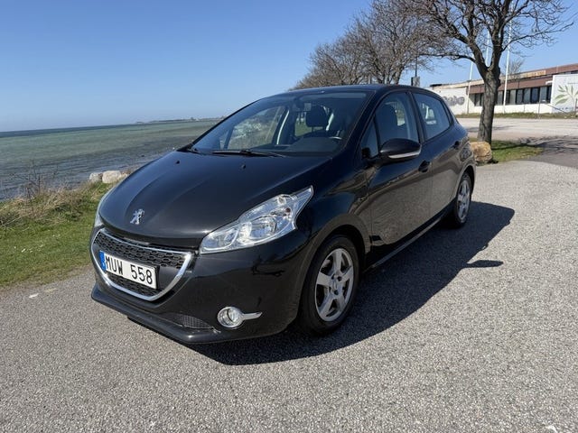 Peugeot 208 2012