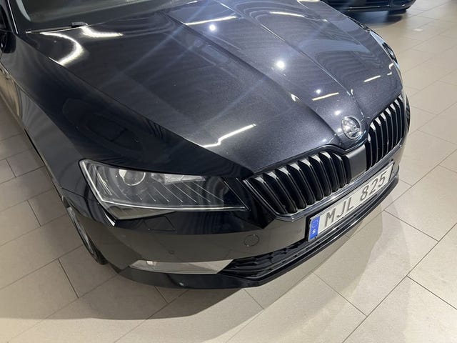 Skoda Superb 2018 – bild 3