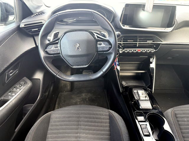 Peugeot 208 — bild 9 av 10