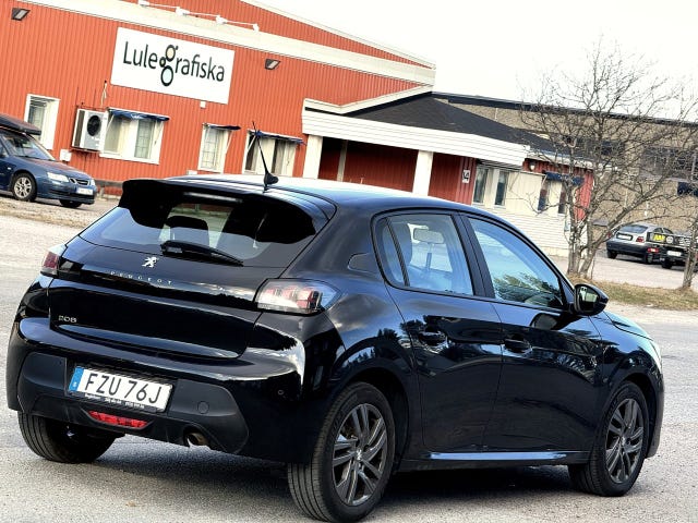 Peugeot 208 — bild 8 av 10