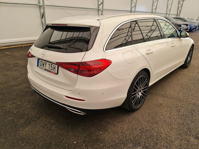 Mercedes-Benz C220 2022 – bild 4