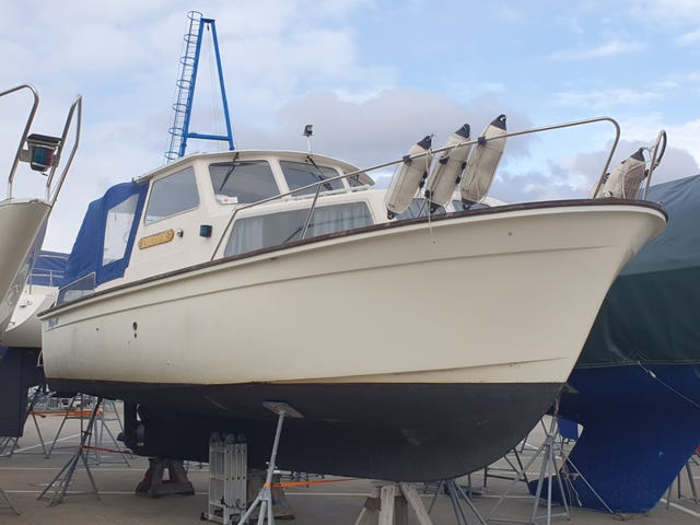 Winga 30 “Amanda” – Mycket uppgraderad kabinbåt med stor potential