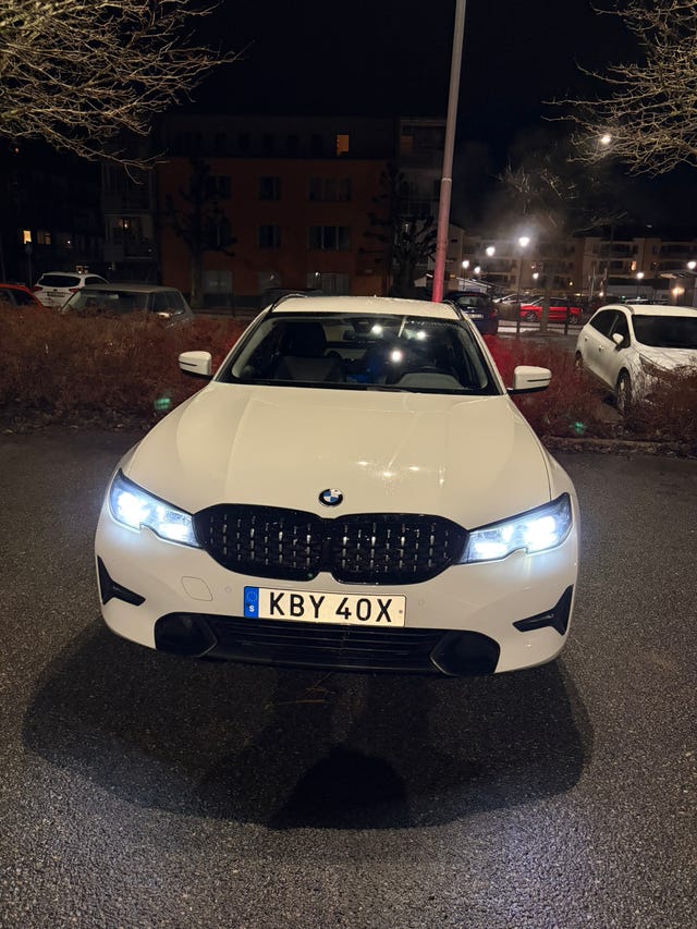 BMW 330e 2021