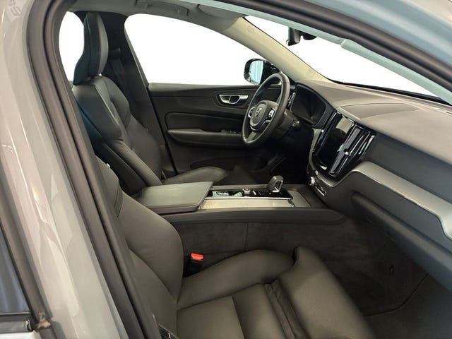Volvo XC60 2025 – bild 4