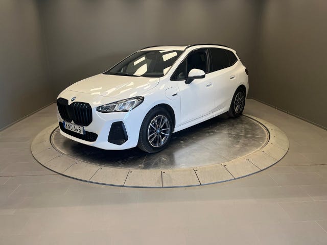 BMW 230e 2023