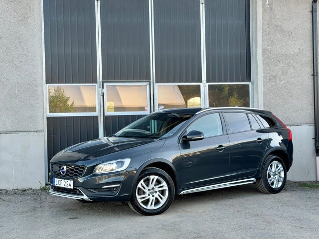 Volvo V60 Cross Country 2017 – bild 3