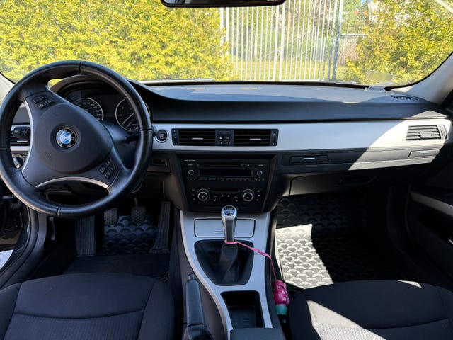 BMW 318i 2010