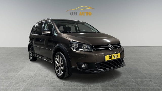 Volkswagen Touran Cross 2015